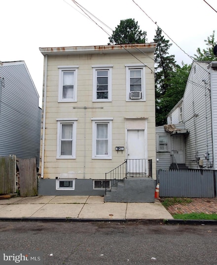 33 Adeline St, Trenton, NJ 08611