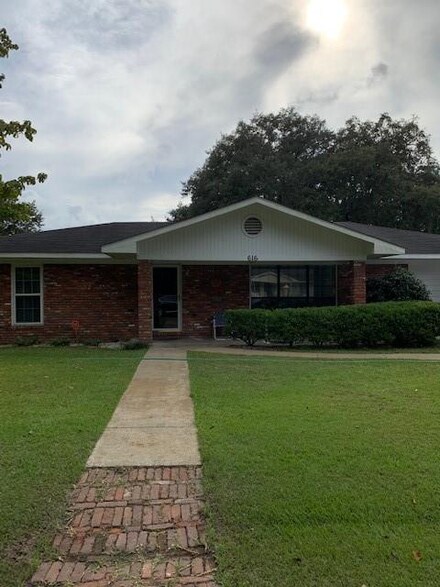 616 Hyers St, Brunswick, GA 31523