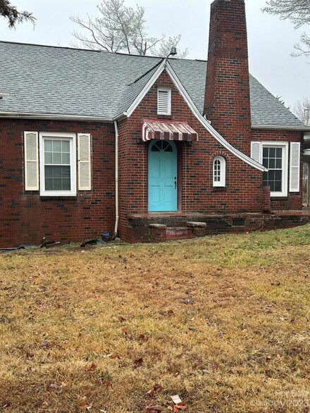 2751 Highland Ave NE Unit 1, Hickory, NC 28601