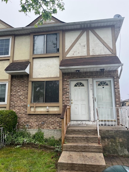 21 Luke Ct, Staten Island, NY 10306