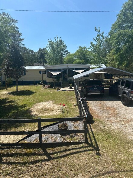 1591 Oakwood Lakes Blvd, Defuniak Springs, FL 32433