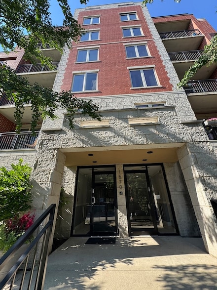 1670 Mill St Unit 303, Des Plaines, IL 60016