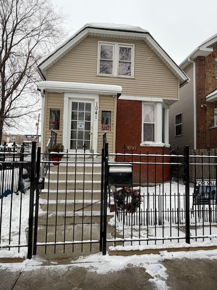 1041 N Ridgeway Ave, Chicago, IL 60651