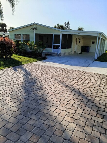 15 Bimini Cir, Sebastian, FL 32958
