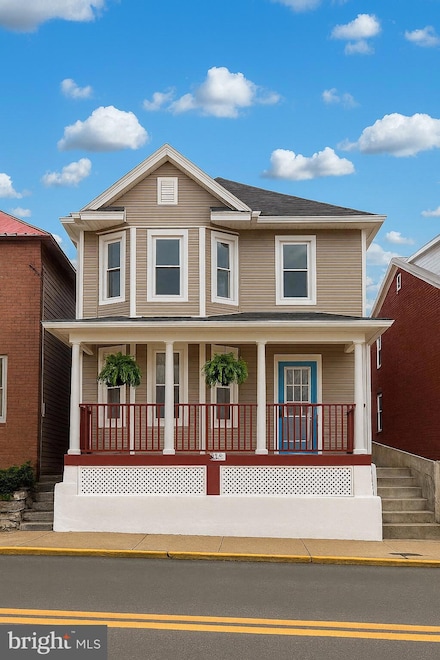 633 N Queen St, Martinsburg, WV 25404