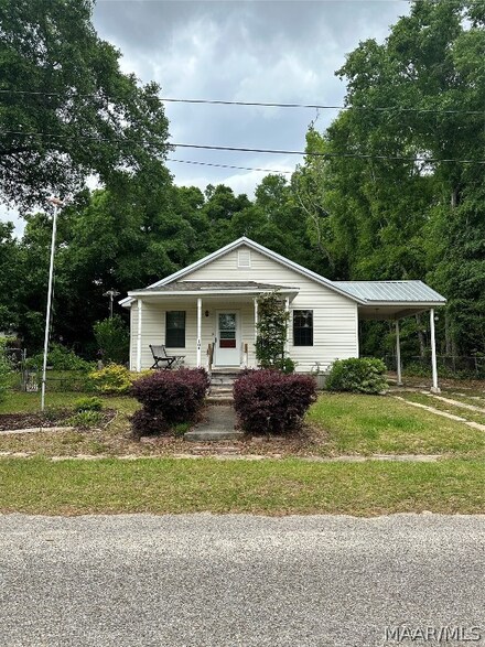 184 Ketcham St, Ozark, AL 36360