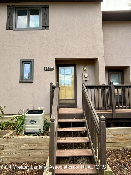 1537 N Hagadorn Rd Unit 2, East Lansing, MI 48823