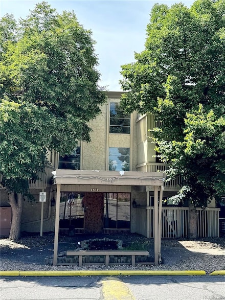 1302 S Parker Rd Unit 226, Denver, CO 80231