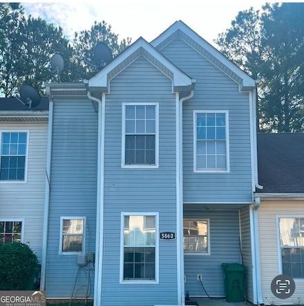 5860 Trent Walk Dr, Lithonia, GA 30038