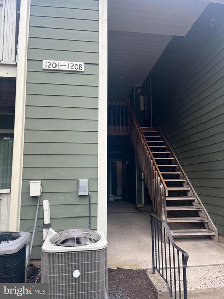 1203 Braxton Ct Unit 1203, North Wales, PA 19454