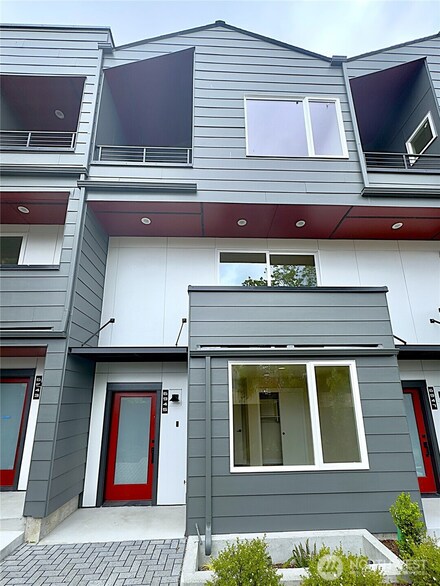 6945 42nd Ave S, Seattle, WA 98118