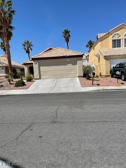 1429 Lilac Breeze Cir, Las Vegas, NV 89108