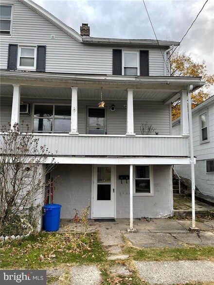 21 W Garibaldi Ave, Nesquehoning, PA 18240