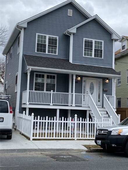 459 Potters Ave, Providence, RI 02907