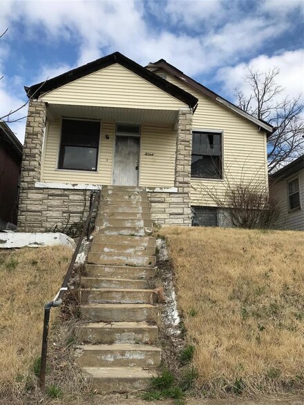 8204 Frederick St, Saint Louis, MO 63147