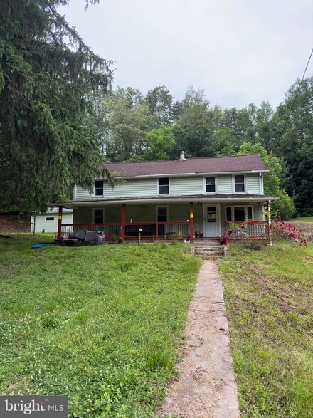131 Schaeffer Hill Rd, Pottsville, PA 17901