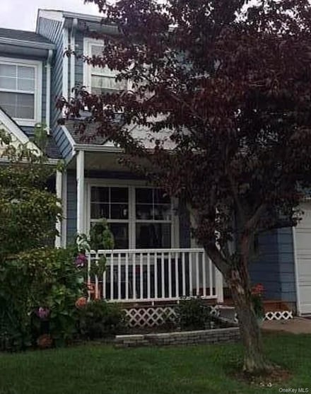 5 Northwood Blvd, Central Islip, NY 11722