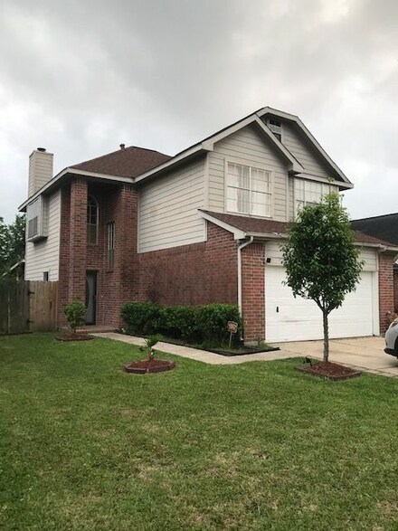 15150 Grassington Dr, Channelview, TX 77530