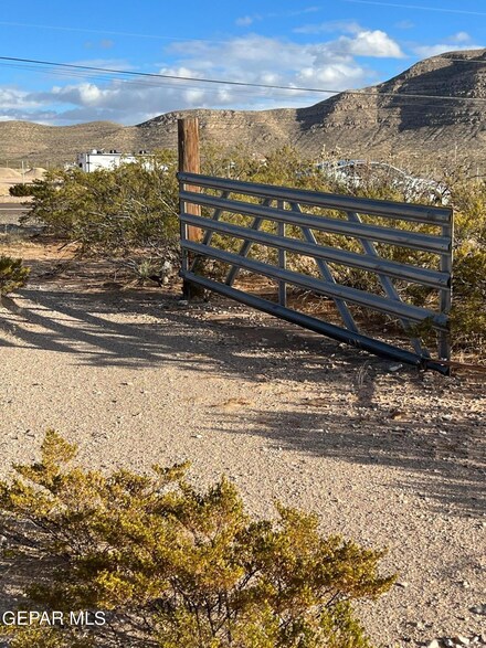 4621 Hueco Tanks Rd, Clint, TX 79836