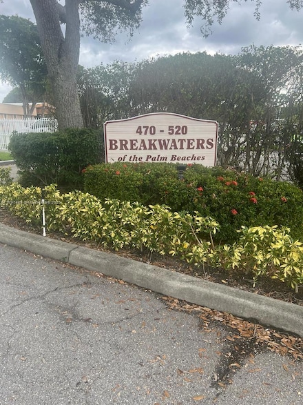 500 Executive Center Dr Unit 27, West Palm Beach, FL 33401