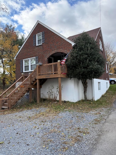 2438 King St NE, Roanoke, VA 24012