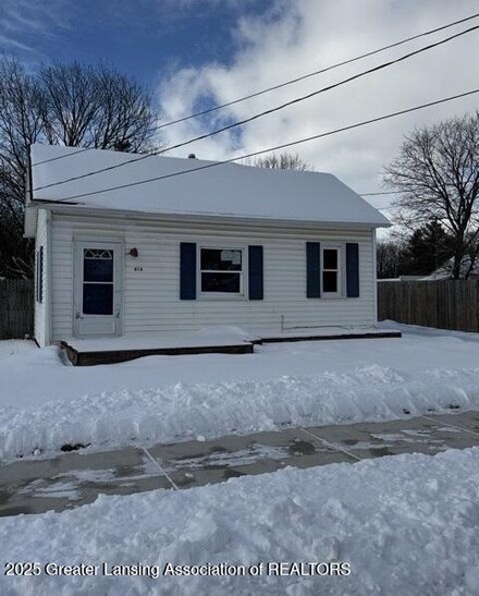 414 Pearl St, Charlotte, MI 48813