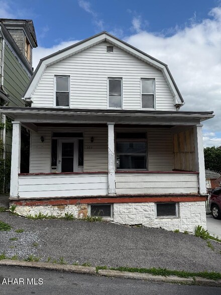 303 Cherry Ave, Altoona, PA 16601