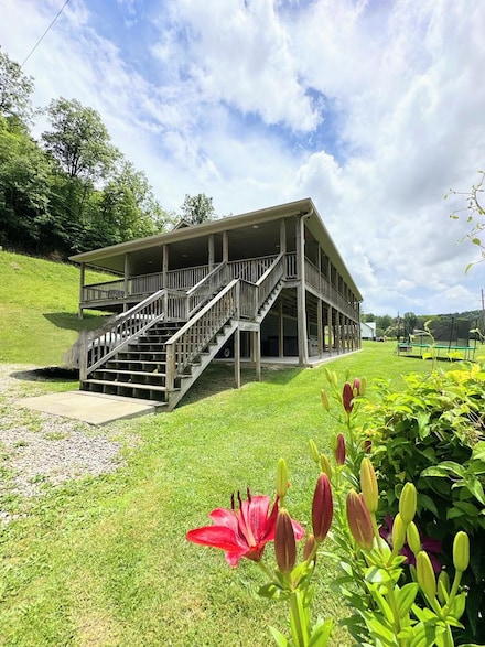 4886 Paint Creek Rd, Scarbro, WV 25917