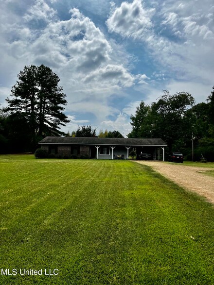 7042 E Tate Rd, Coldwater, MS 38618