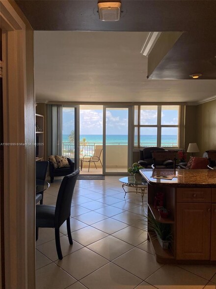 3180 S Ocean Dr Unit 403, Hallandale Beach, FL 33009