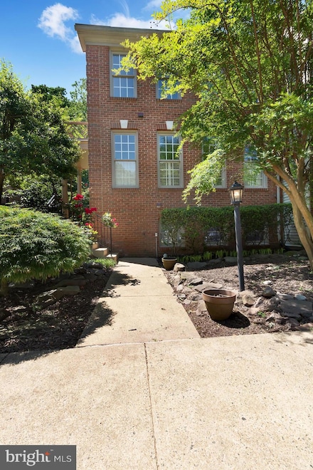 6723 Royal Thomas Way, Alexandria, VA 22315