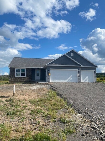 2110 Whisper Ridge Dr, Chittenango, NY 13037