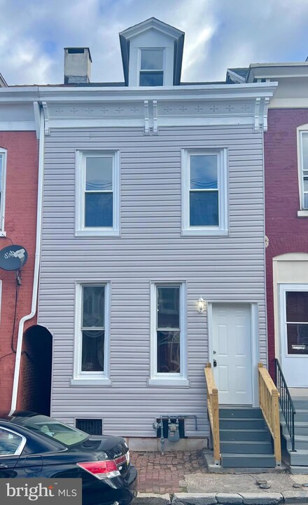 809 Gordon St, Reading, PA 19601