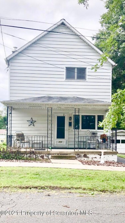 210 Lackawanna St, Jermyn, PA 18433
