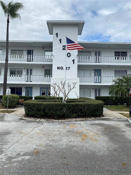 11201 80th Ave Unit 305, Seminole, FL 33772