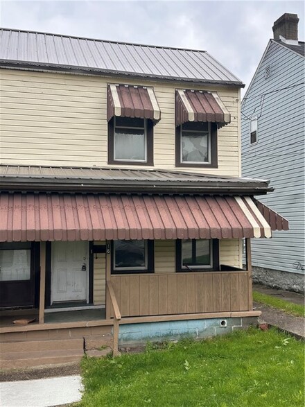 16 3rd St, Charleroi, PA 15022