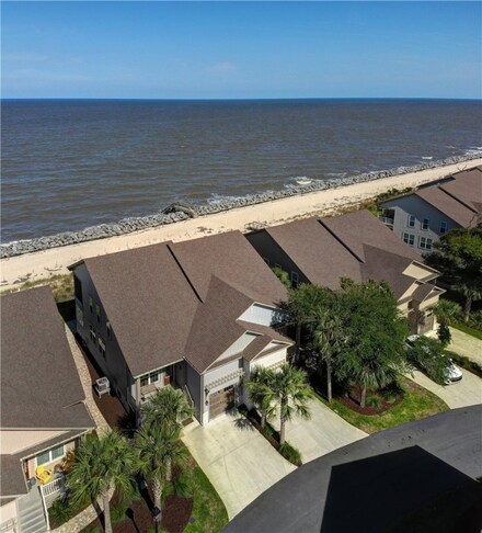 266 Turtle Track Ln, Jekyll Island, GA 31527