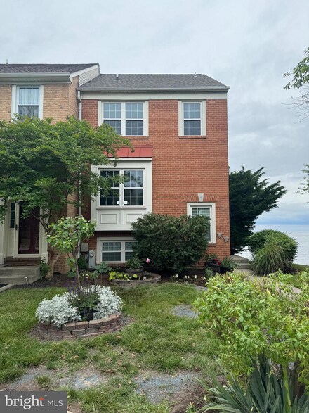 1404 River Mist Ct, Stoney Beach, MD 21226