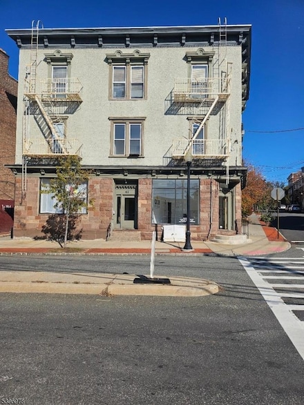 41 Glenridge Ave Unit 2L, Montclair, NJ 07042