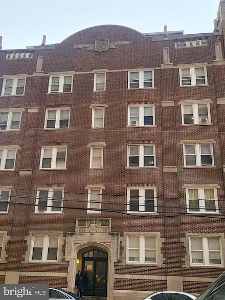 33 S Iowa Ave, Atlantic City, NJ 08401