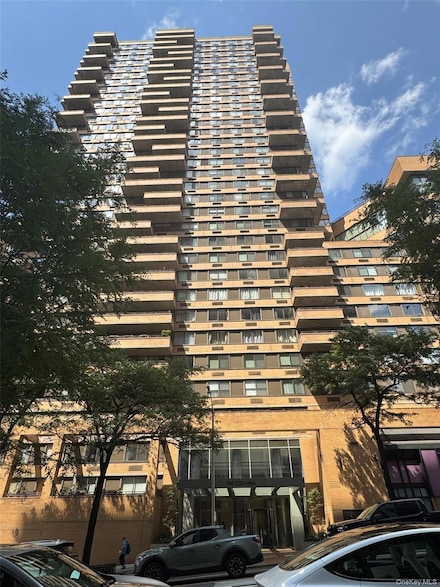 275 W 96th St Unit 11F, New York, NY 10025