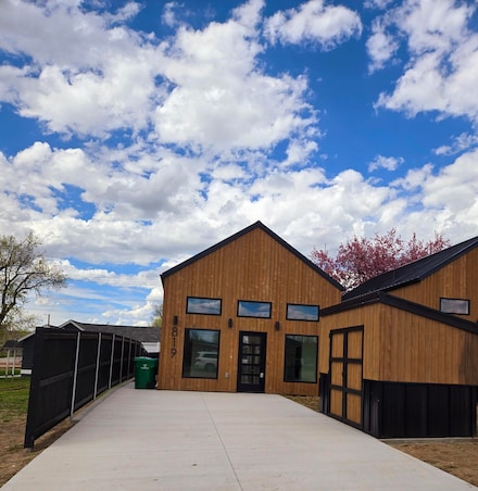 819 E Burkitt St, Sheridan, WY 82801