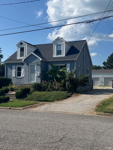 108 E 1st Ave, Huntingburg, IN 47542