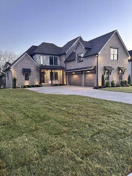 221 Bellsford Rd, Gallatin, TN 37066