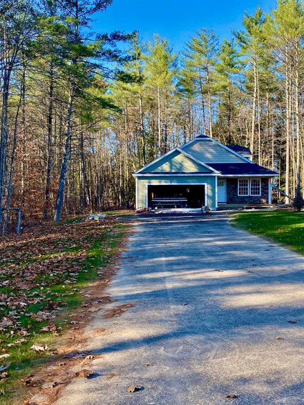 18 Concord Dr Unit 18, Webster, NH 03303