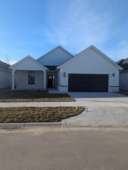 11625 E Winston St, Wichita, KS 67226