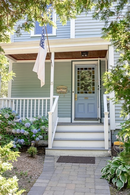 15 Meriam St, Lexington, MA 02420