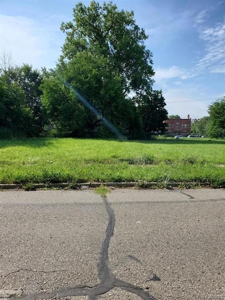 302 Mount Vernon Ave, Grosse Pointe Farms, MI 48236
