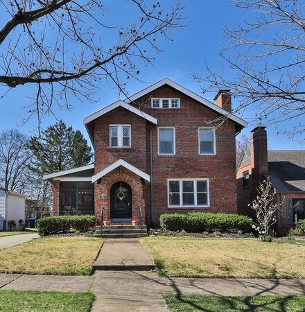 8310 Ardsley Dr, Saint Louis, MO 63121