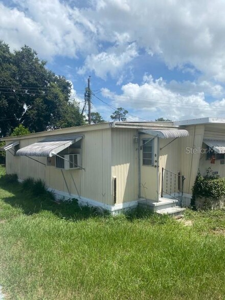 37433 Ray Dr, Zephyrhills, FL 33541